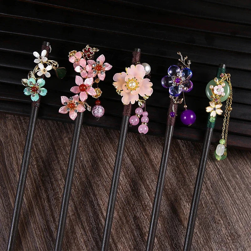 1PC Wooden Hair Stick Chinese Style Winding Flower Hairpin With Tassel  Elegant Lady Hair Clip Hair Accessories Vintage 2024